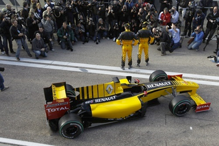 Illustration for article titled Is Renault's New R30 Totally Awesome Or Totally Awesome?